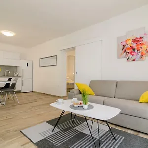 https://apartment-petra-zadar-23000-6.hotelinzadar.com